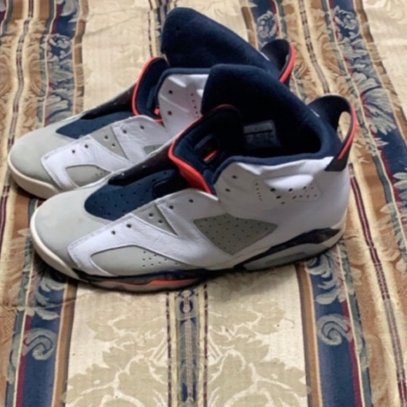 Jordan 6s - Picture 4 of 4